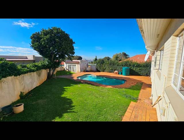 4 BEDROOM HOUSE FOR SALE IN CYRILDENE